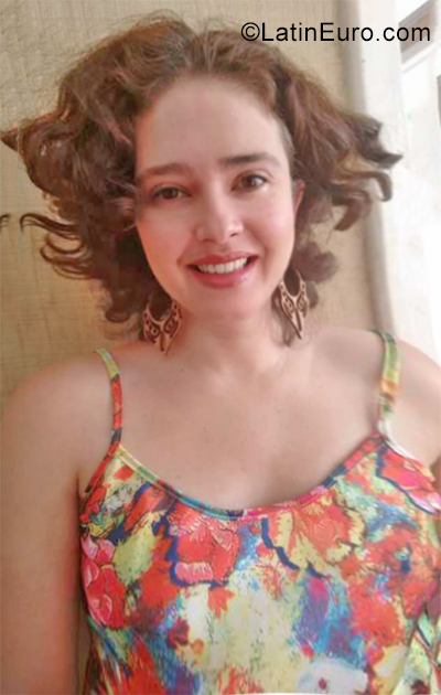 Date this lovely Brazil girl Larisse from Goiania BR11378
