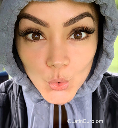 Date this delightful Venezuela girl Vale from Chacao VE2583