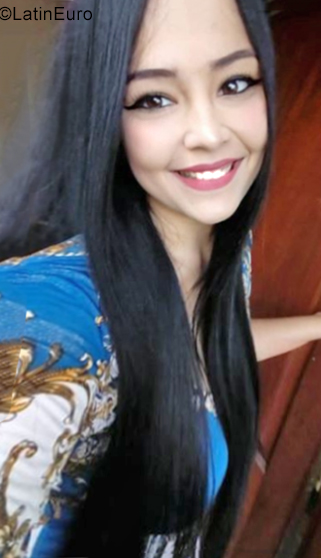 Date this foxy Argentina girl Daniela from Buenos Aires AR217