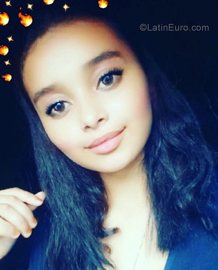 Date this lovely Panama girl Cassi from Panama City PA1163