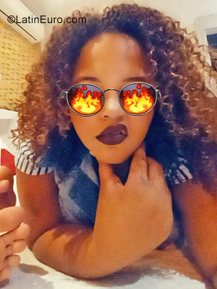 Date this sensual Brazil girl Ana Clara from Rio de Janeiro BR10891