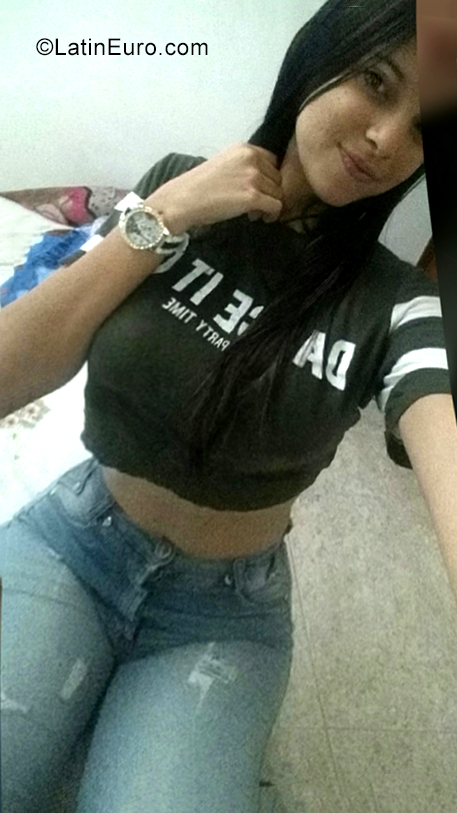 Date this good-looking Venezuela girl Lisleynas from Maracaibo VE2607