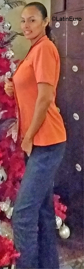 Date this athletic Venezuela girl Yanet from Caracas VE2614