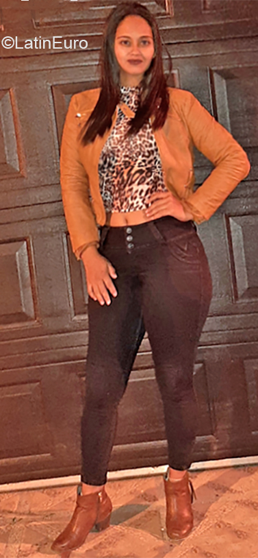 Date this attractive Costa Rica girl Amanda from Heredia CR374