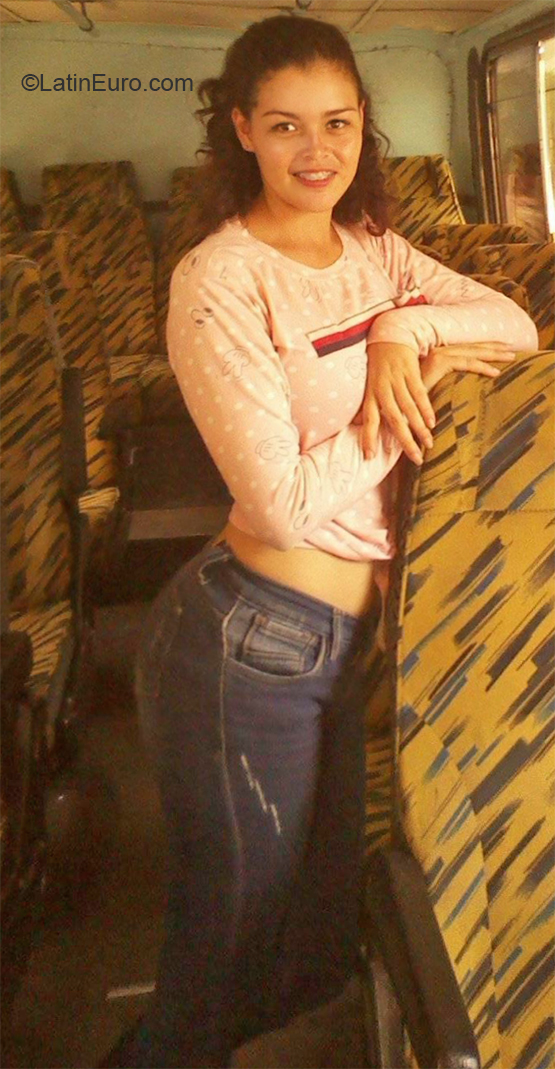 Date this sensual Venezuela girl Francys from Acarigua VE2663