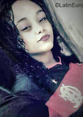 Date this attractive Brazil girl Milena from Rio de Janeiro BR10907