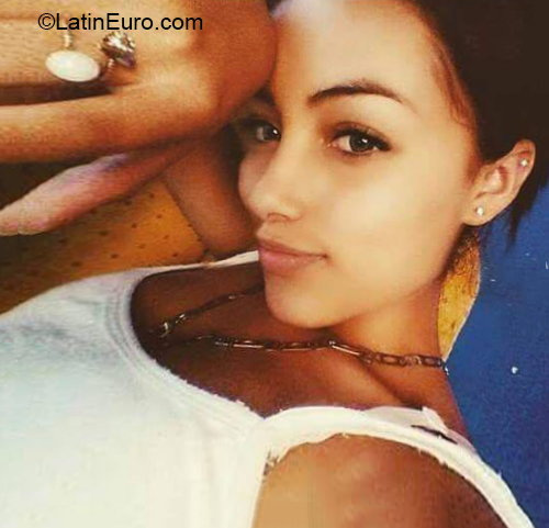 Date this good-looking Colombia girl Lorena from Pereira CO25982