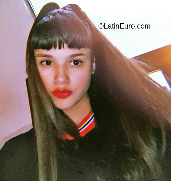 Date this hot Argentina girl Angela from Buenos Aires AR239