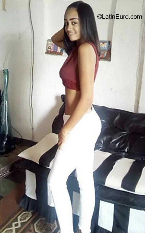Date this young Venezuela girl Venezolana from Caracas VE2716