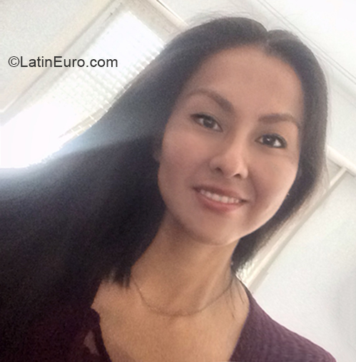 Date this sensual Argentina girl Karin from Buenos Aires AR242