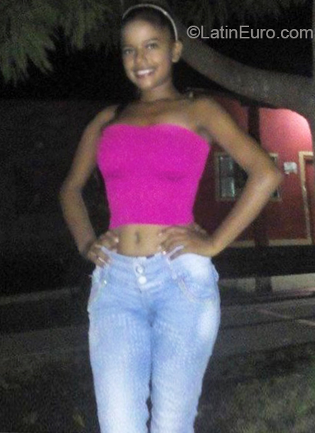 Date this funny Colombia girl Neyla from Bucaramanga CO26125