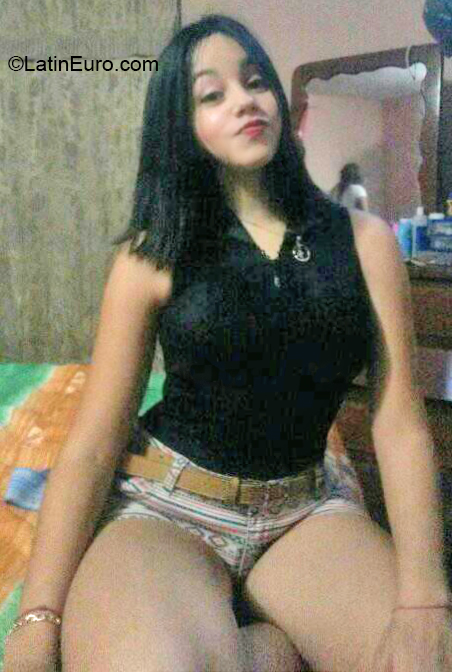 Date this stunning Venezuela girl Ana from Barquisimeto VE2744
