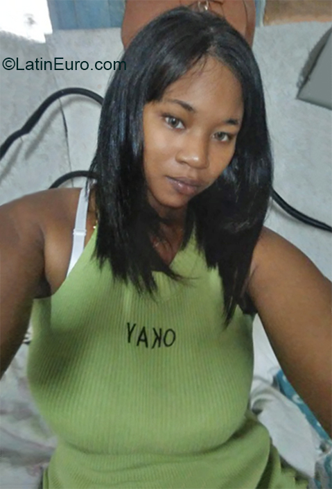 Date this delightful Cuba girl Lisandra from Havana CU615