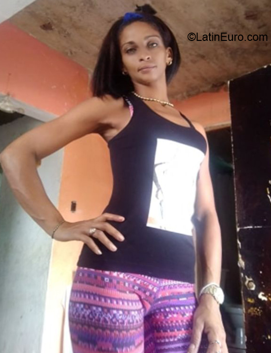 Date this georgeous Cuba girl Olga from Ciudad Habana CU617