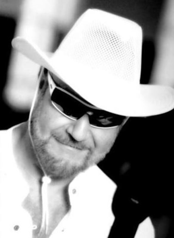 Date this passionate Canada man Val from Toronto CA820