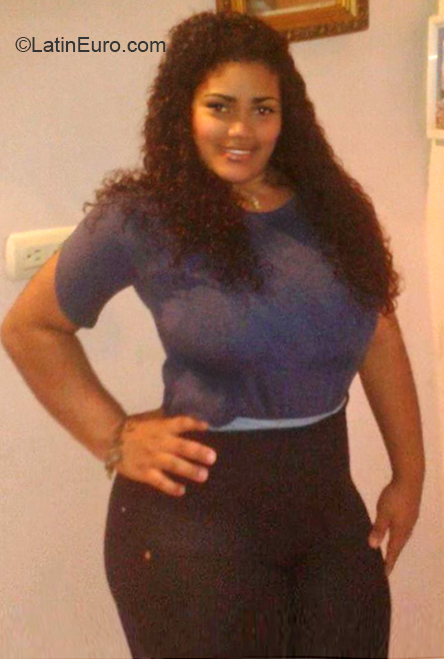 Date this gorgeous Venezuela girl Nati from Venezuela VE2748