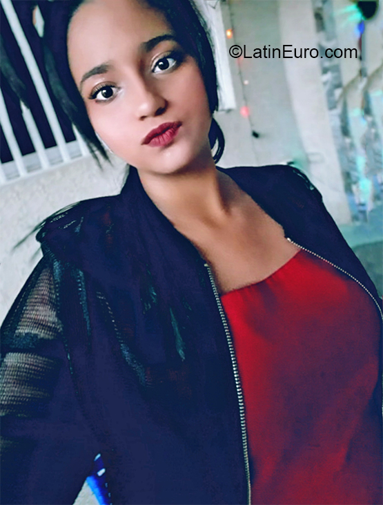Date this georgeous Venezuela girl Johanna from Maracaibo VE2754