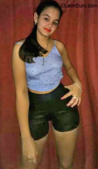 Date this lovely Argentina girl Ivi from Cordoba AR251
