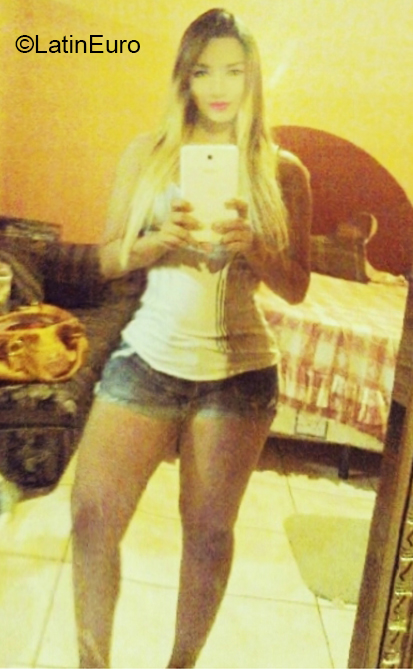 Date this hard body Spain girl Mabeline from Valencia ES476