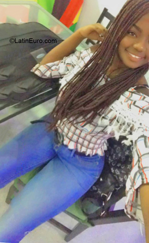 Date this young Dominican Republic girl Abigail from San Pedro De Macoris DO36478