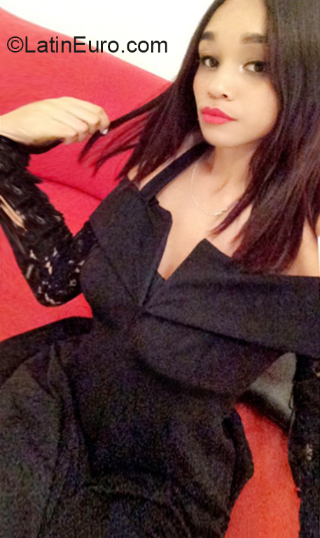 Date this sultry Dominican Republic girl Stephanie from La Vega DO36567
