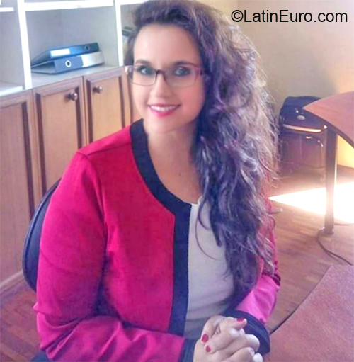 Date this sensual Ecuador girl Estefany from Quito EC386