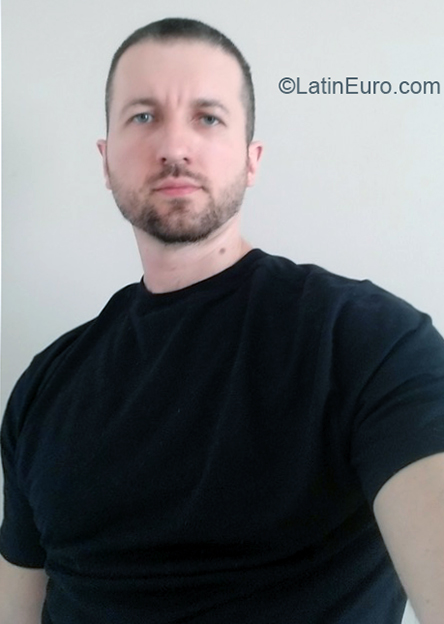 Date this cute Canada man Daniel from Sherbrooke CA823