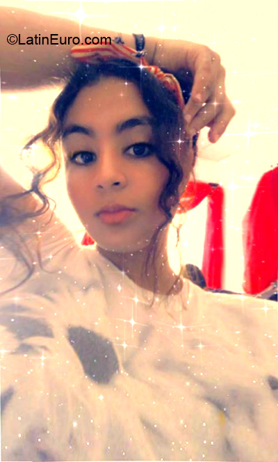 Date this lovely Dominican Republic girl Johanna from La Vega DO36688
