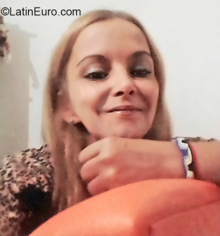 Date this gorgeous Uruguay girl Alicia from Montevideo UY33