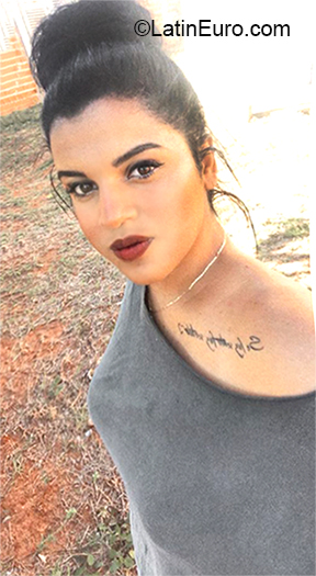 Date this sensual Brazil girl Yasmin from Santo Expedito BR10969