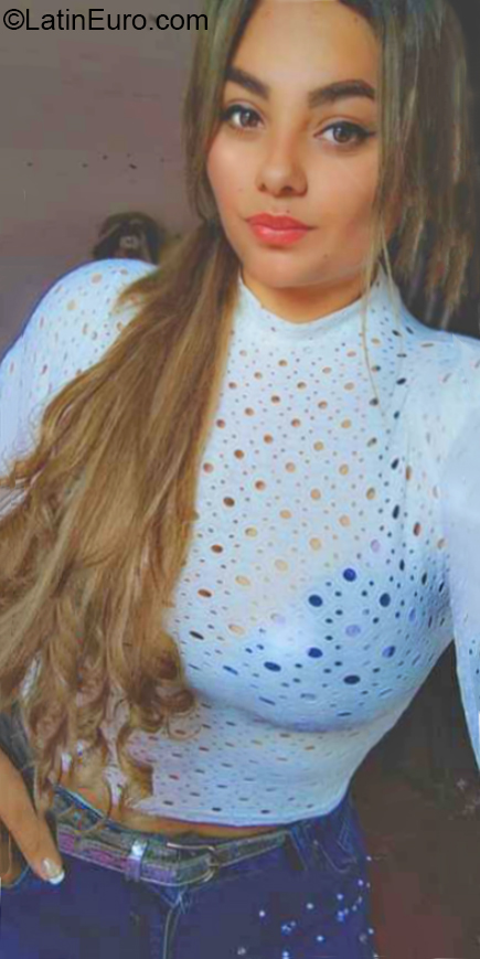 Date this happy Colombia girl Paula from Pereira CO26379