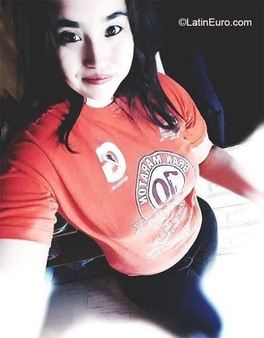 Date this foxy Argentina girl Belen from Buenos Aires AR277