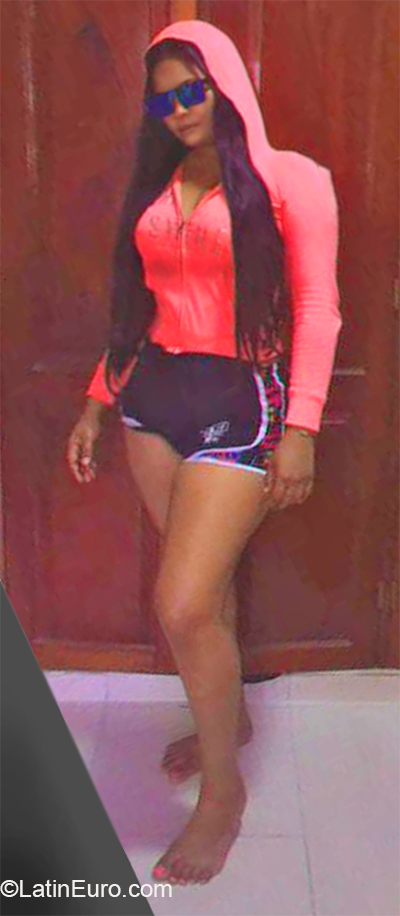 Date this delightful Dominican Republic girl Isa rosee from Santo Domingo DO36790