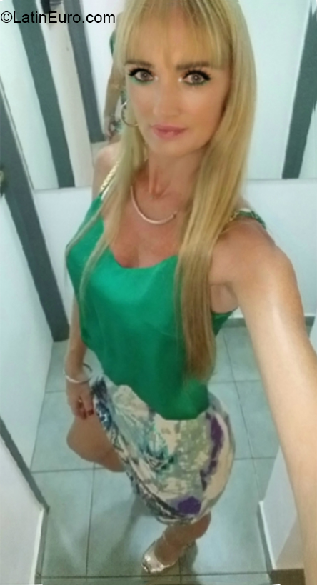 Date this nice looking Argentina girl Lilian from Posadas AR289