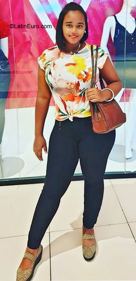 Date this athletic Dominican Republic girl Jasmileidy from Barahona DO36932