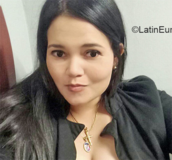 Date this delightful Venezuela girl Veronica from Barquisimeto VE2884