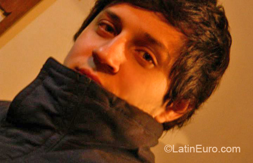 Date this nice looking Argentina man Maximiliano from Buenos Aires AR297