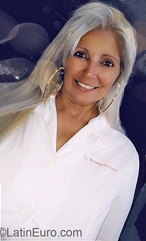 Date this attractive Cuba girl Onilsa from Las Tunas CU841