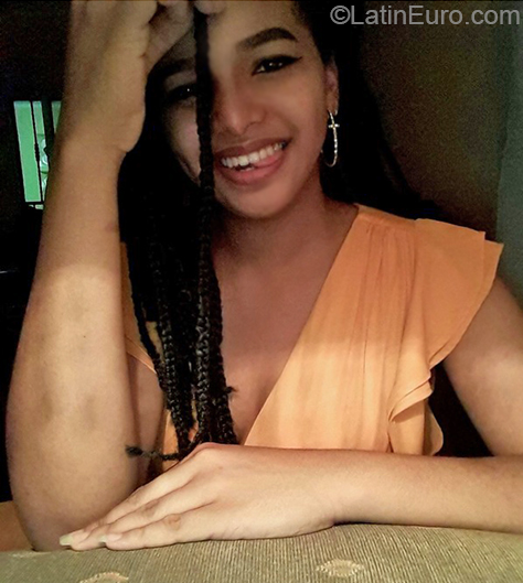 Date this foxy Dominican Republic girl Ashley from San Francisco de Macoris DO36982