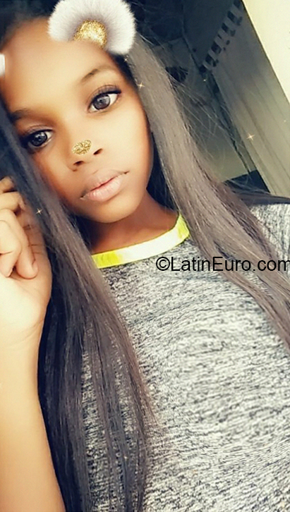 Date this charming Dominican Republic girl Keicha from Hato Mayor DO37028