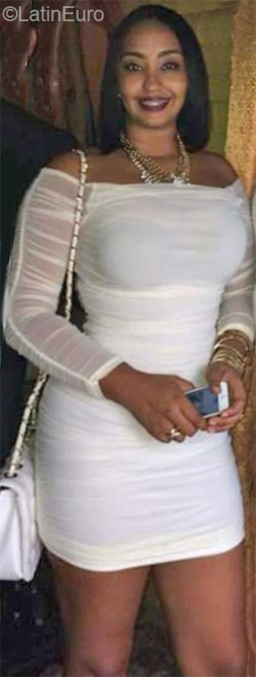 Date this funny Dominican Republic girl Nicole from Santo Domingo DO37038