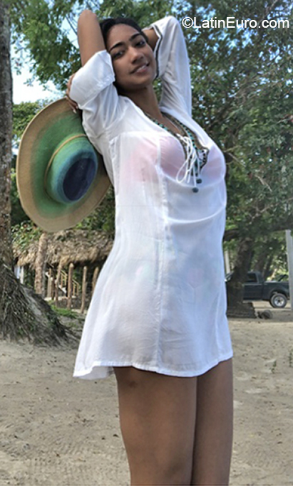 Date this attractive Dominican Republic girl Rama from Sabto Domingo DO37040