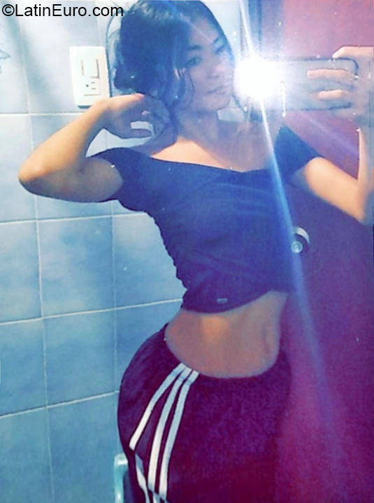 Date this sultry Colombia girl Juliana from Pereira CO26580