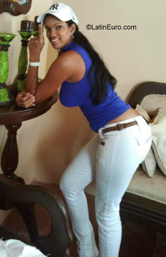 Date this attractive Dominican Republic girl Rosa from Santiago DO37112