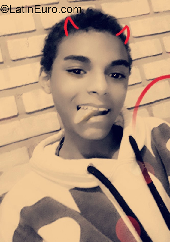 Date this hot Brazil man Huander from Florianopolis BR11024