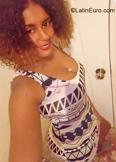 Date this beautiful Dominican Republic girl Yosi from San Pedro de Macoris DO37158