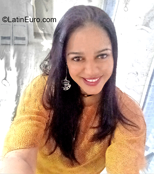 Date this funny Brazil girl Marisa from Rio De Janeiro BR11029