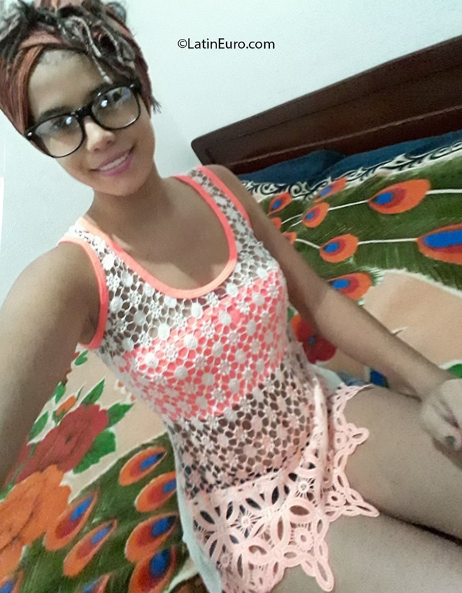 Date this fun Colombia girl Julia from Bucaramanga CO26659