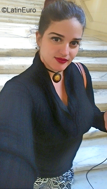 Date this funny Cuba girl Juliet from Havana CU647