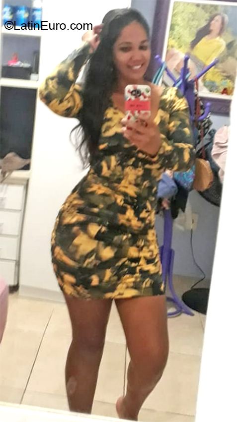 Date this lovely Brazil girl Fernanda from Rio de Janeiro BR11034